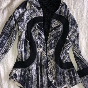 Lulu Lemon Reversable jacket size 4